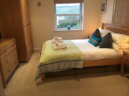 Beachcombers Apartments