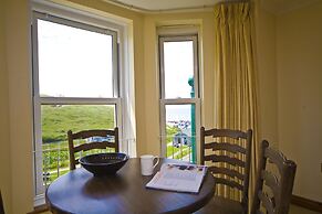 Beachcombers Apartments