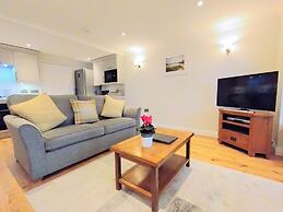 Beachcombers Apartments