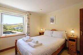 Beachcombers Apartments