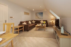 Beachcombers Apartments