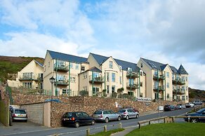 Beachcombers Apartments