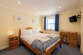 Beachcombers Apartments