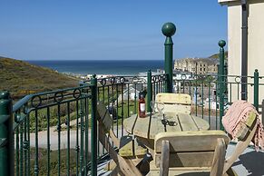 Beachcombers Apartments