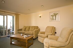 Beachcombers Apartments