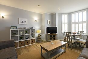 Beachcombers Apartments