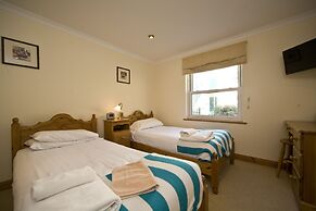 Beachcombers Apartments