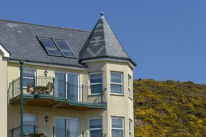 Beachcombers Apartments