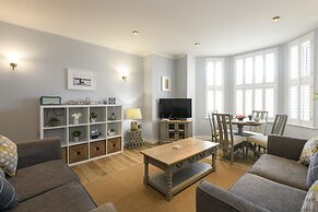 Beachcombers Apartments