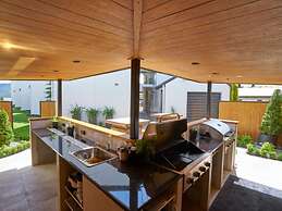 Radfords on the Lake