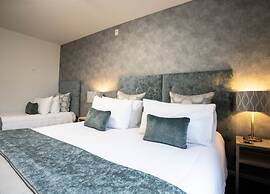 Radfords on the Lake