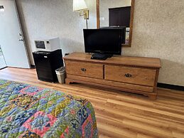 Riverfront Lodge