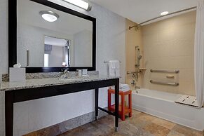 Hampton Inn & Suites Seattle/Federal Way