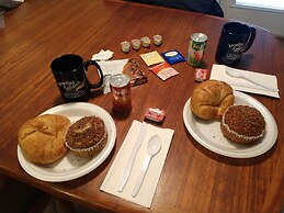 Amelia's Landing Hotel