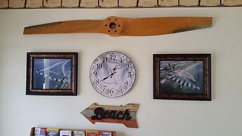 Amelia's Landing Hotel