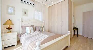 Amadora Luxury Villas