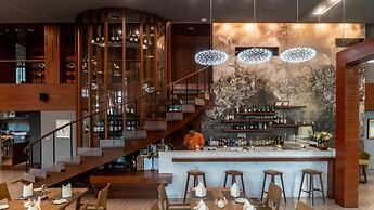 Summit Windmill Golf Suite Hotel @Suvarnabhumi