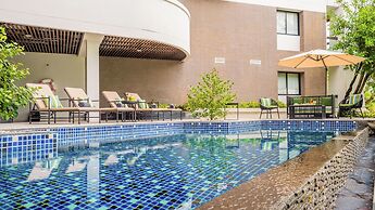 Summit Windmill Golf Suite Hotel @Suvarnabhumi