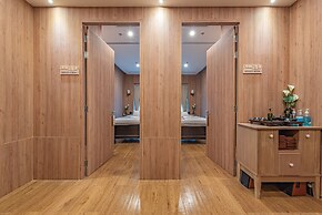 Summit Windmill Golf Suite Hotel @Suvarnabhumi