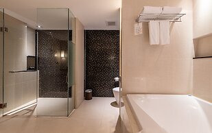 Summit Windmill Golf Suite Hotel @Suvarnabhumi