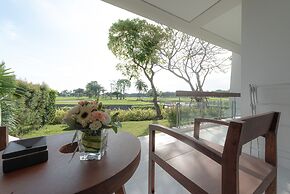 Summit Windmill Golf Suite Hotel @Suvarnabhumi