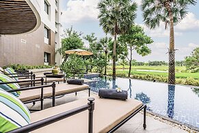 Summit Windmill Golf Suite Hotel @Suvarnabhumi