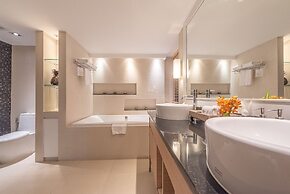 Summit Windmill Golf Suite Hotel @Suvarnabhumi