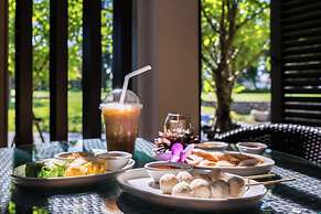 Summit Windmill Golf Suite Hotel @Suvarnabhumi