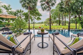 Summit Windmill Golf Suite Hotel @Suvarnabhumi