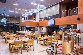 Summit Windmill Golf Suite Hotel @Suvarnabhumi