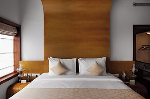 Gokulam Grand Turtle On The Beach