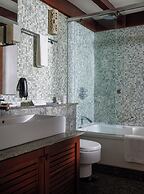 Gokulam Grand Turtle On The Beach