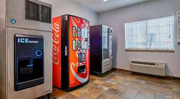 OYO Townhouse Sulphur, LA Extended Stay