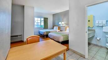 OYO Townhouse Sulphur, LA Extended Stay