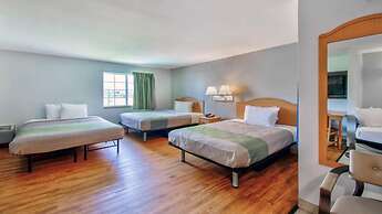 OYO Townhouse Sulphur, LA Extended Stay