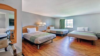 OYO Townhouse Sulphur, LA Extended Stay