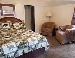 Weirs Beach Motel and Cottages