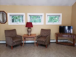 Weirs Beach Motel and Cottages