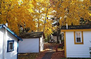 Weirs Beach Motel and Cottages