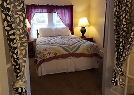 Weirs Beach Motel and Cottages