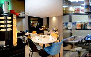 The Originals City, Hôtel Hélios