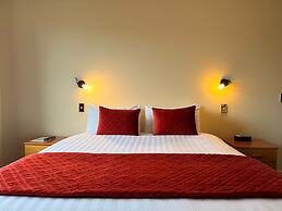 Asure Ashley Motor Lodge