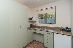 Asure Ashley Motor Lodge