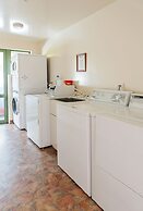 Asure Ashley Motor Lodge