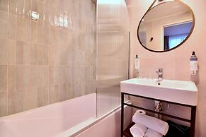 Agate Hotel