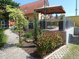 Hotel & Gästehaus Im Ziegelweg garni