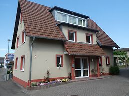 Hotel & Gästehaus Im Ziegelweg garni