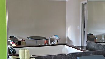 Classic Motor Lodge West Green