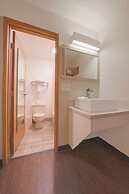 Budget Inn Gladstone By OYO - Portland/Clackamas