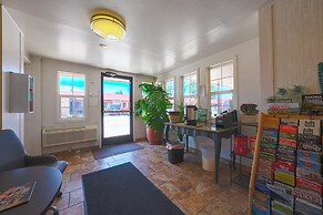 Budget Inn Gladstone By OYO - Portland/Clackamas